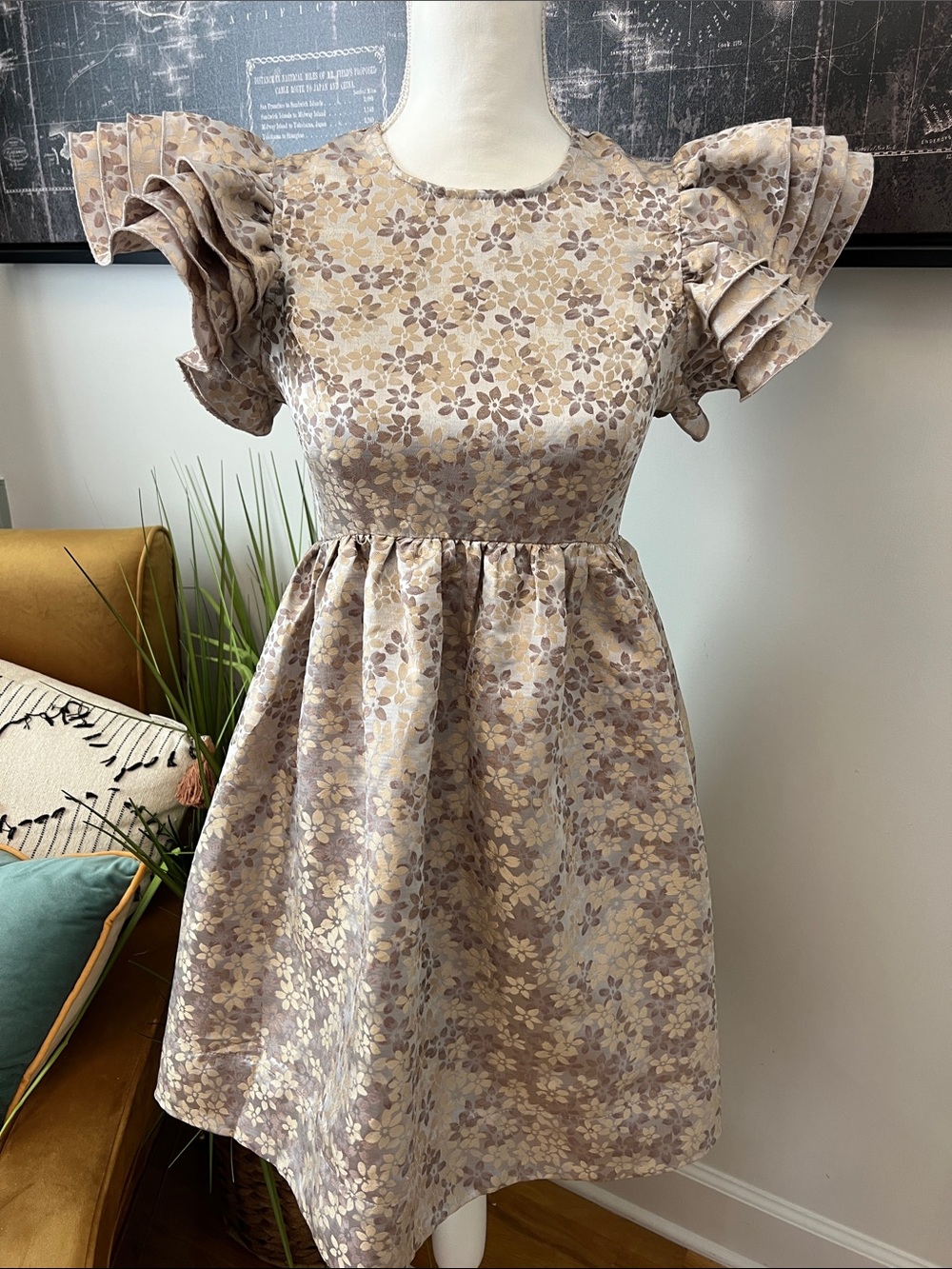 Women’s Floral Puff-Sleeve Dress in Beige and Lavender